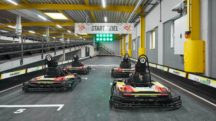 Vier Karts in Startposition